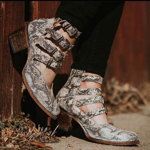FREEBIRD Felicity Snake Print Bootie - Picture 2 of 8